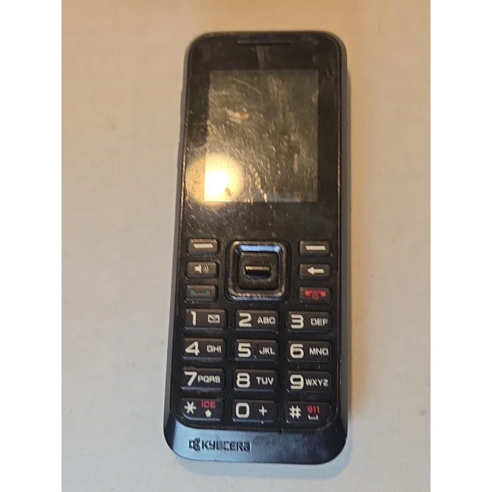 Lot of 4 Mixed Cell Phones - Motorola, LG, AT&T, Kyocera - AS-IS / PARTS